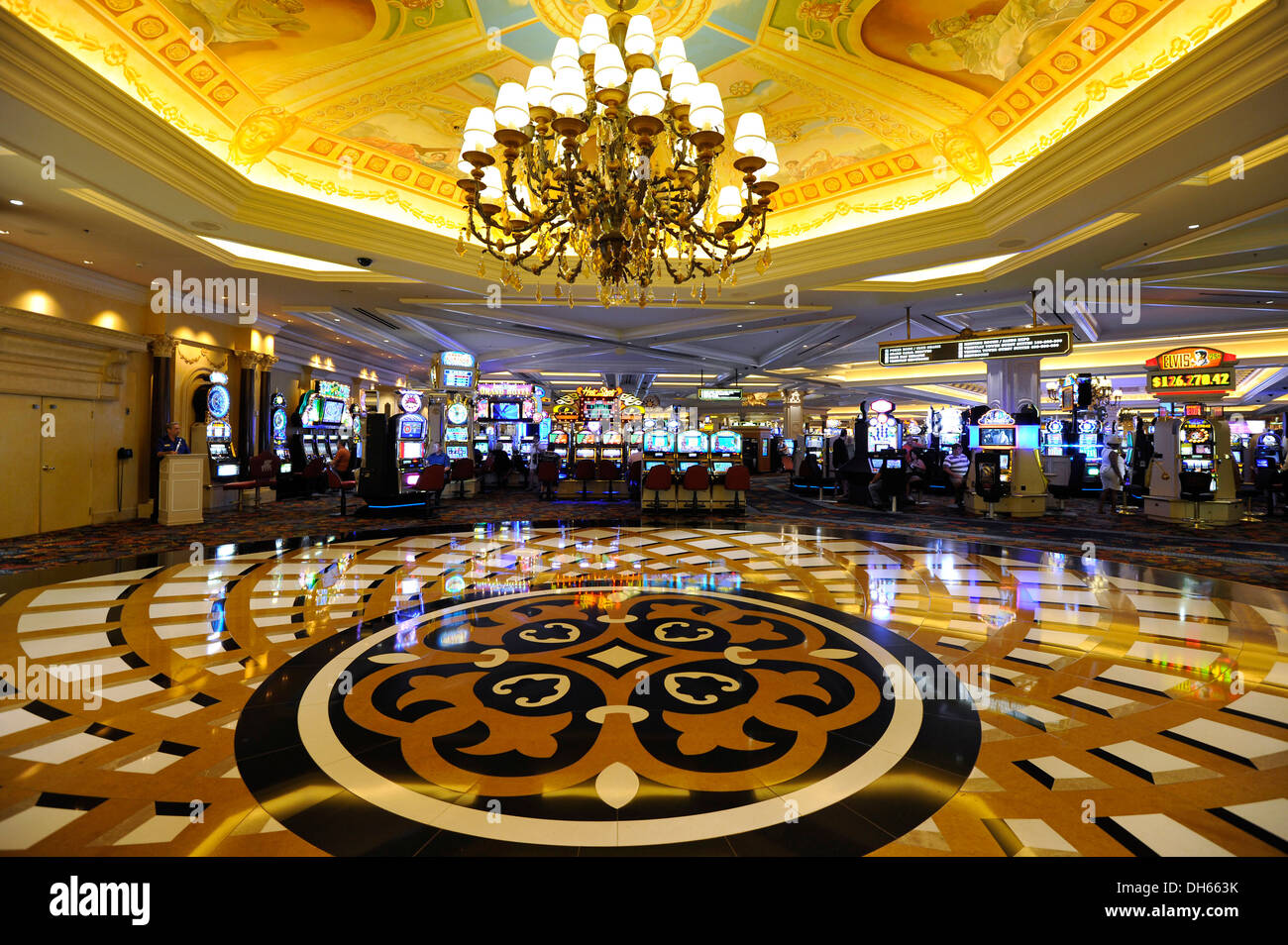 Interior Luxuoso do Cassino 3333bet